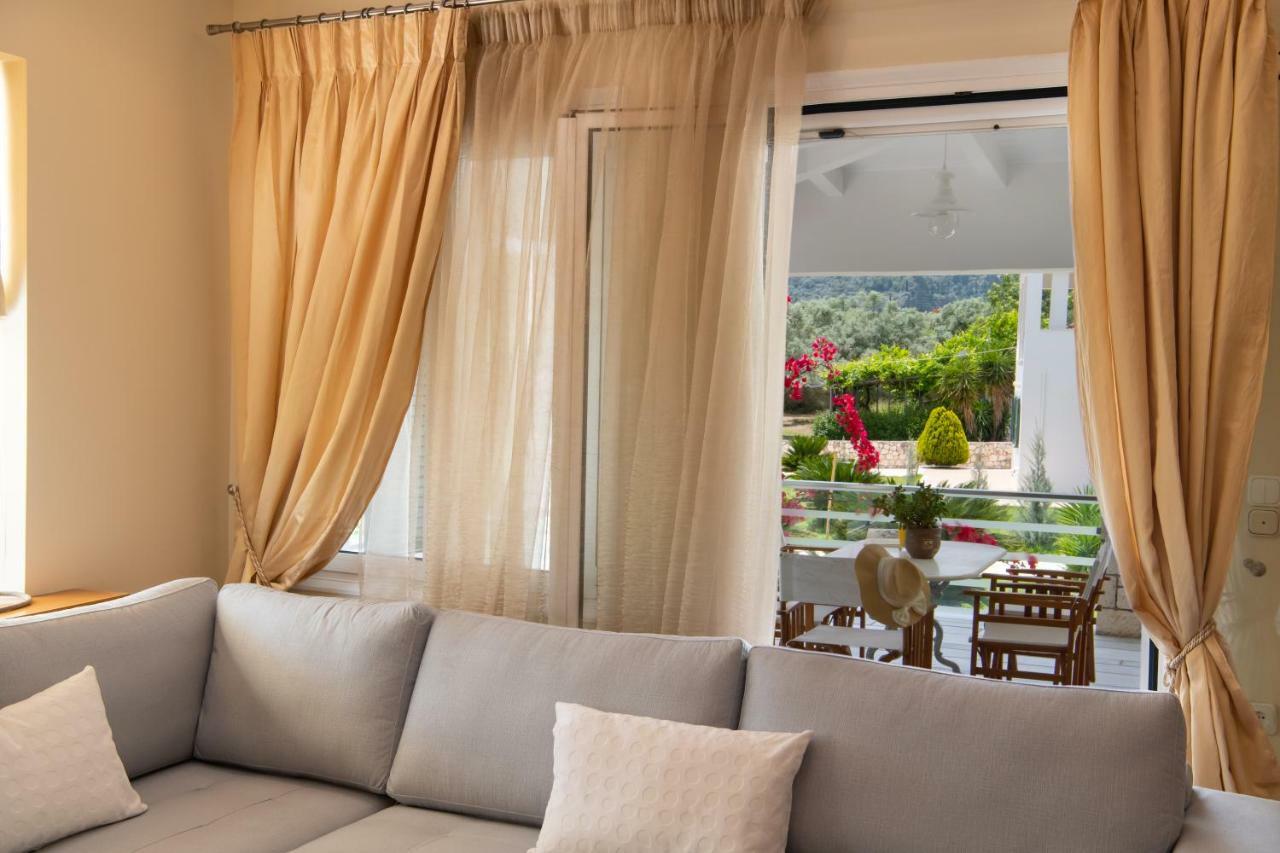 Violet Luxury Villa Kalligoni Exterior photo
